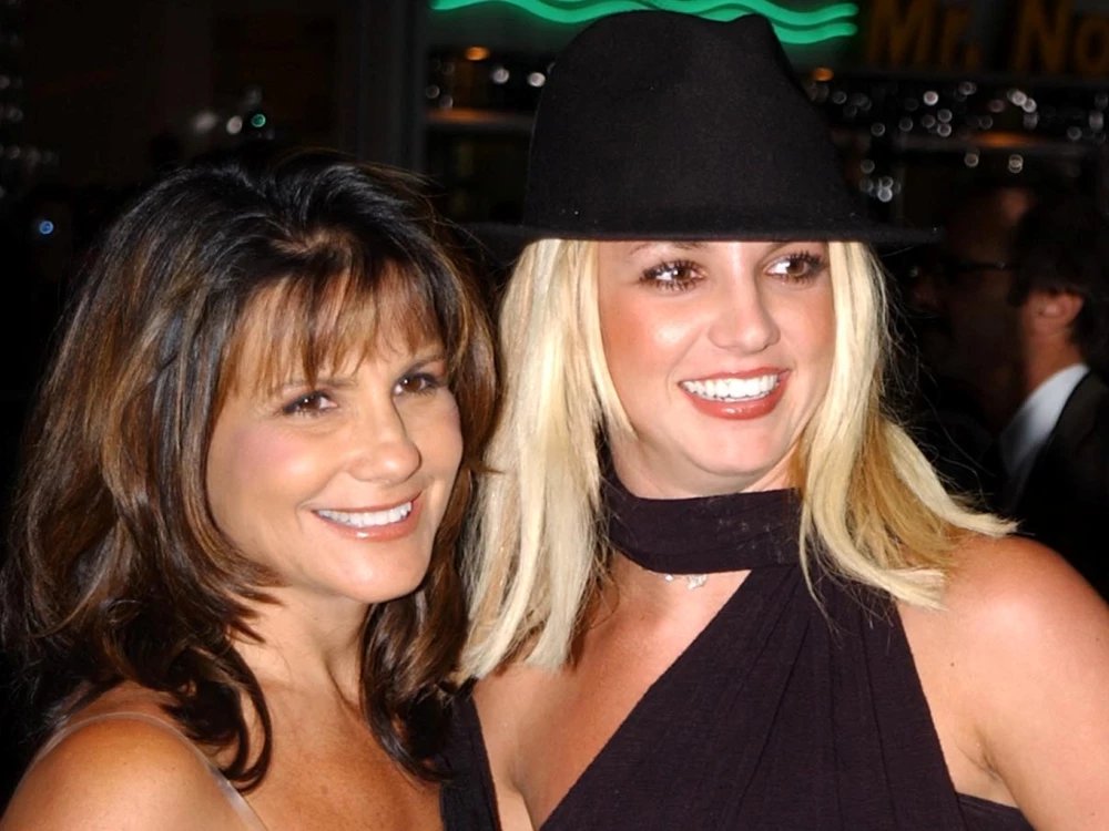 Britney Spears Reunites with Mom Lynne