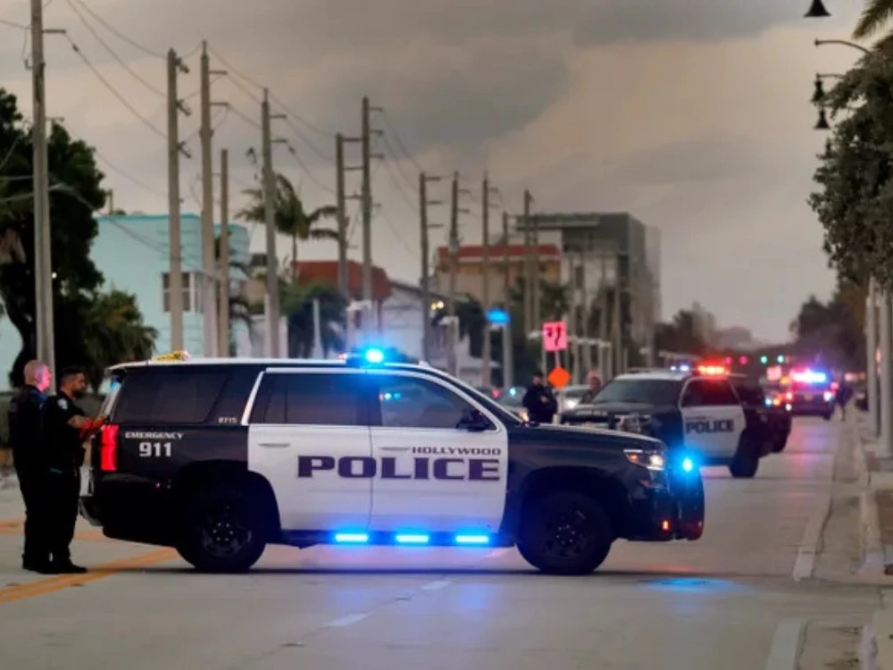 Memorial Day shooting in Hollywood Florida beach 9 Injured